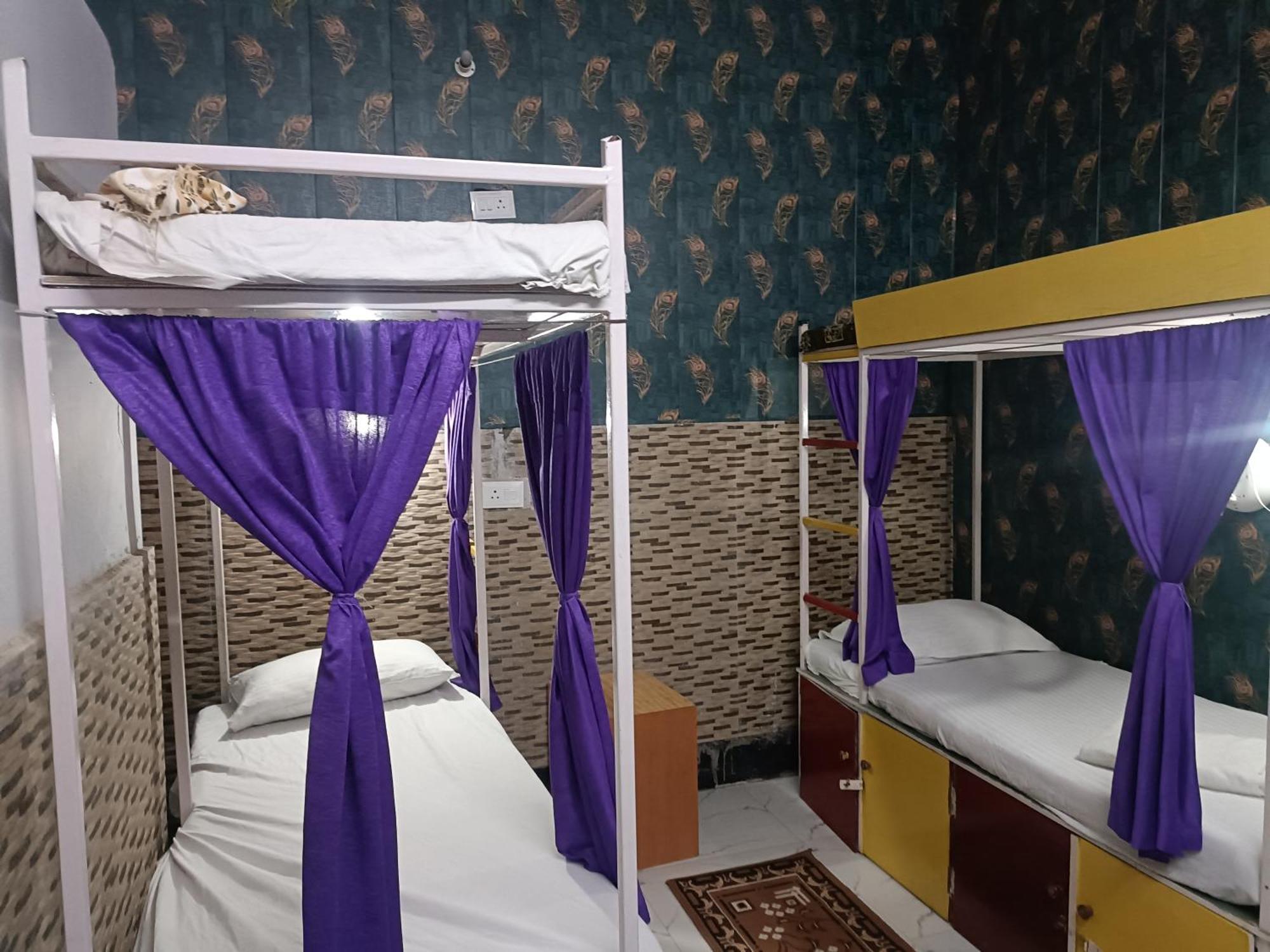 Mohit In Paying Guest House Varanasi Esterno foto