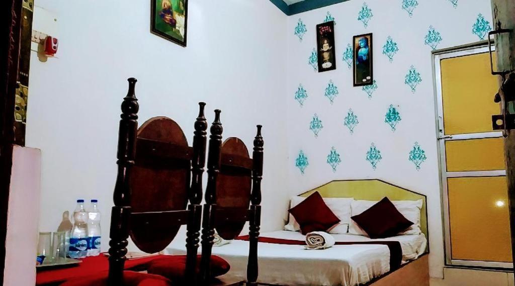 Mohit In Paying Guest House Varanasi Esterno foto