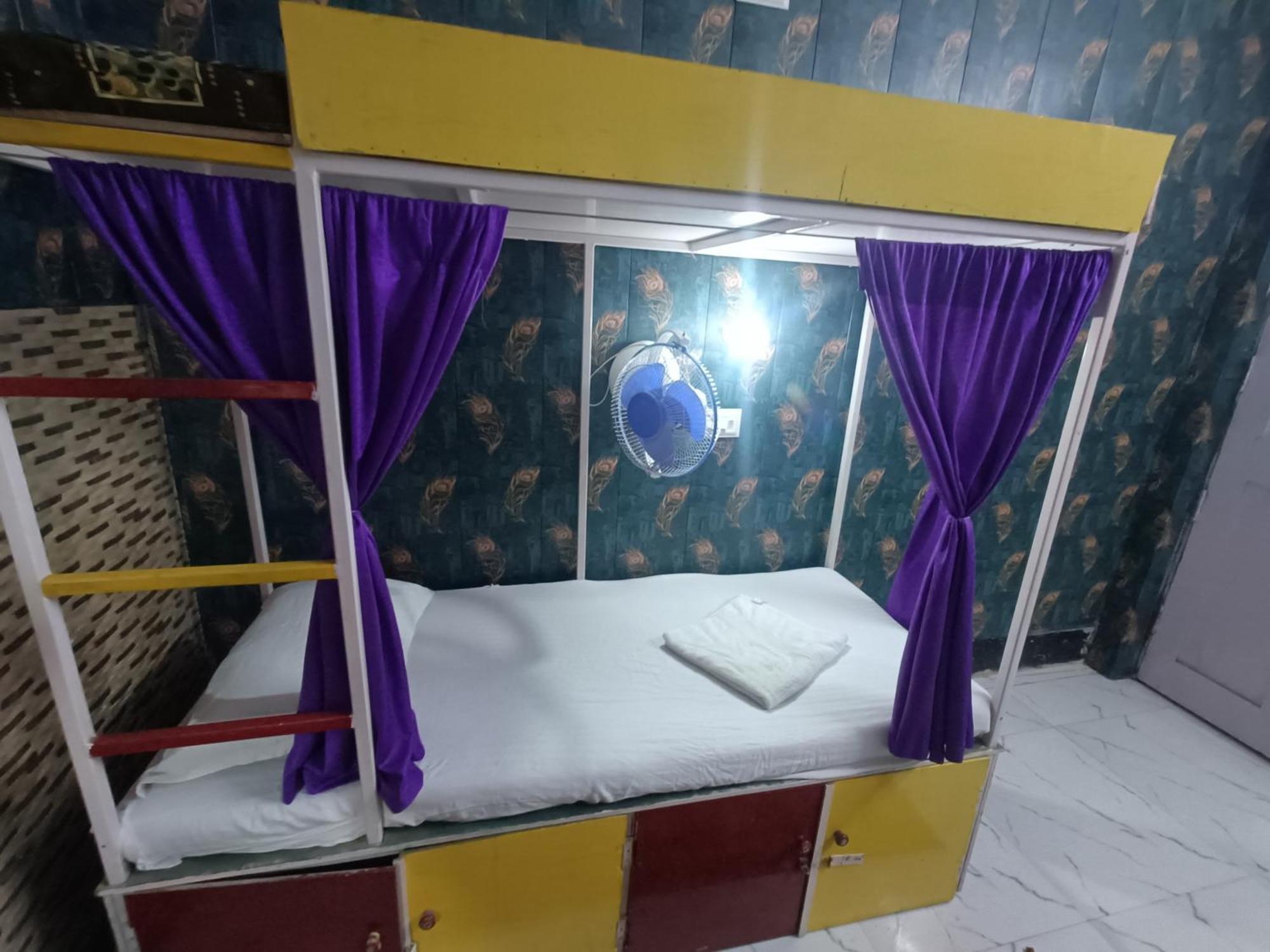 Mohit In Paying Guest House Varanasi Esterno foto