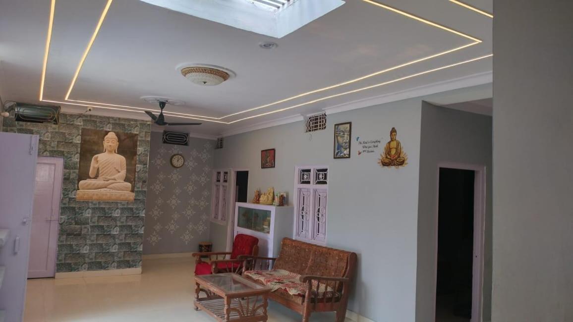 Mohit In Paying Guest House Varanasi Esterno foto